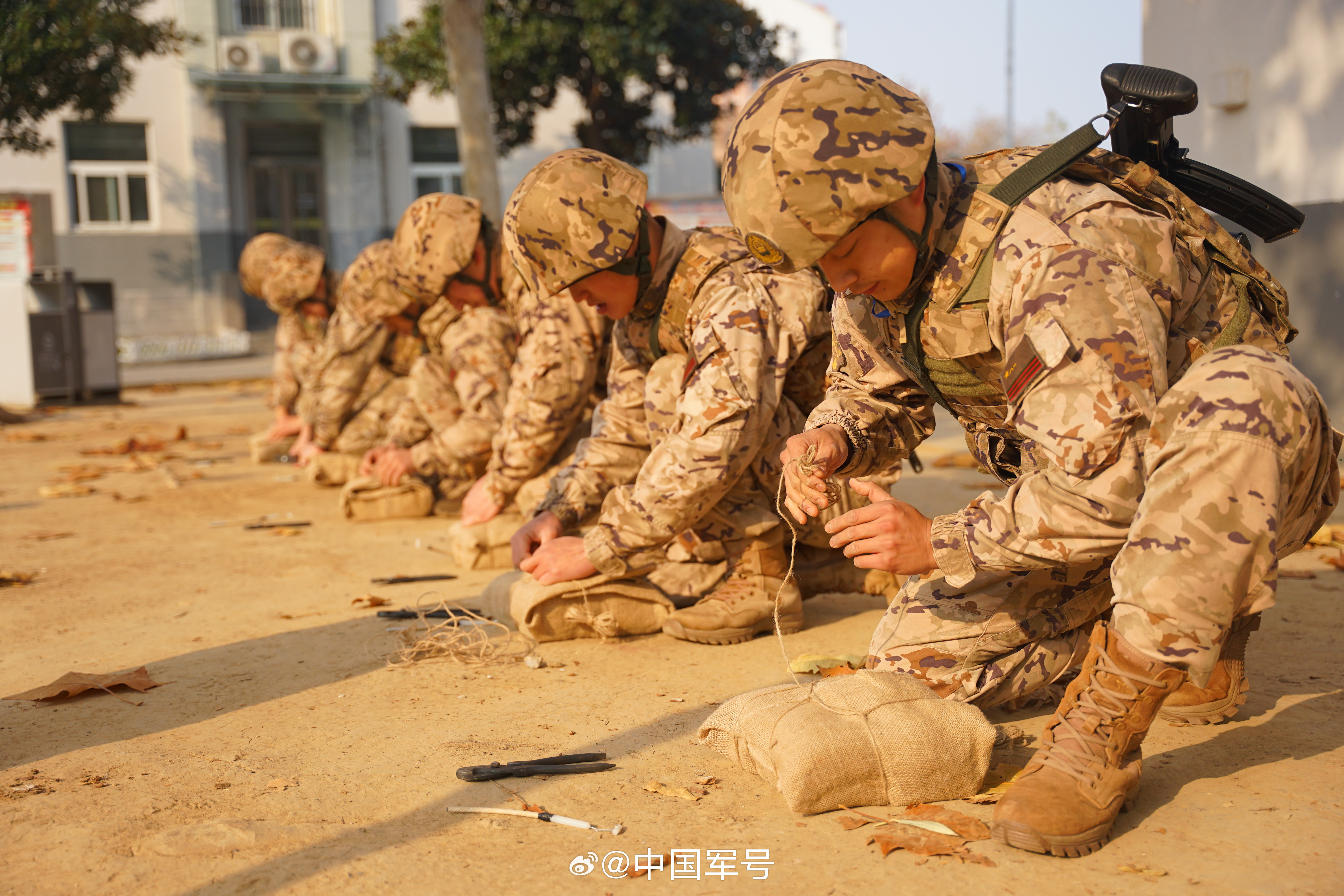 开云体育中国-教练组研究新战术应对对手，球队备战备受关注的简单介绍