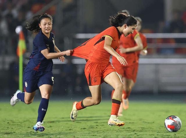 开云体育入口-国际足球盛宴：中国女足表现不俗摘得国际女足赛冠军
