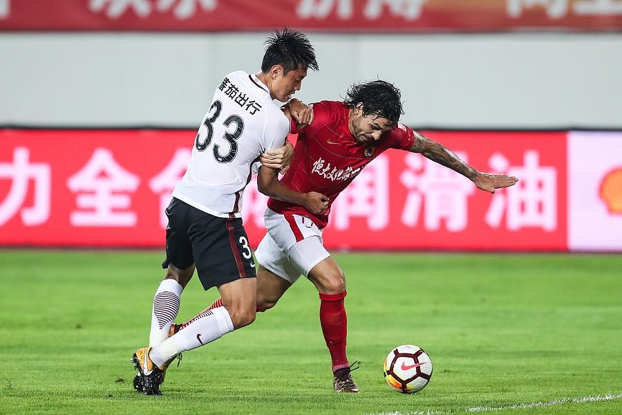 关于河北华夏幸福客场-逆转济南鲁能，零封对手的信息