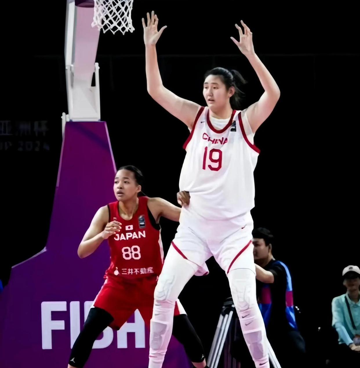 WNBA球队换帅调整，豪强寻求突破的简单介绍