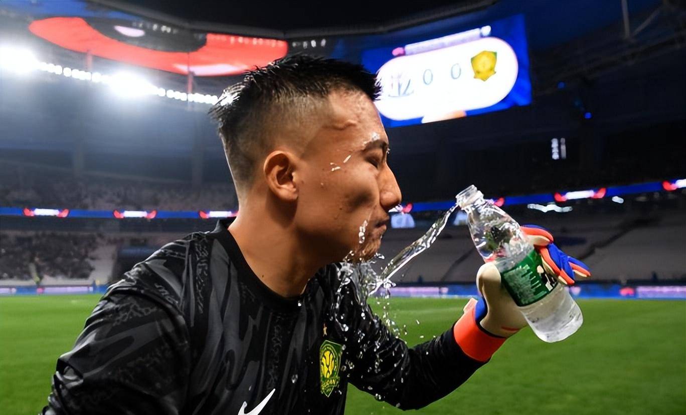 开云下载-国安主力中卫伤愈复出，球队士气大振的简单介绍