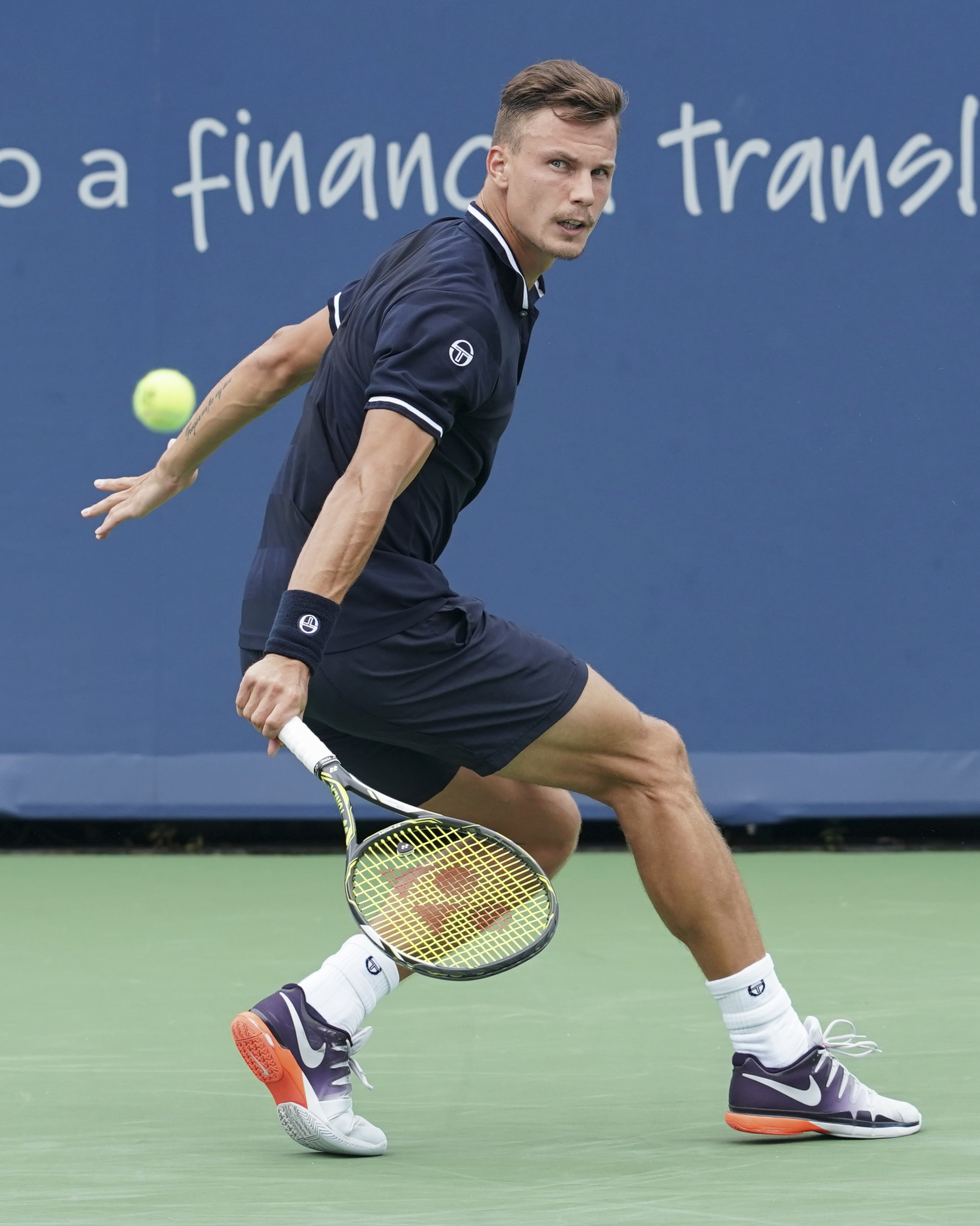 世界网球队血洗西班牙网球队,瓦林卡高光表现的简单介绍 世界网球队血洗西班牙网球队,瓦林卡高光表现的简单介绍