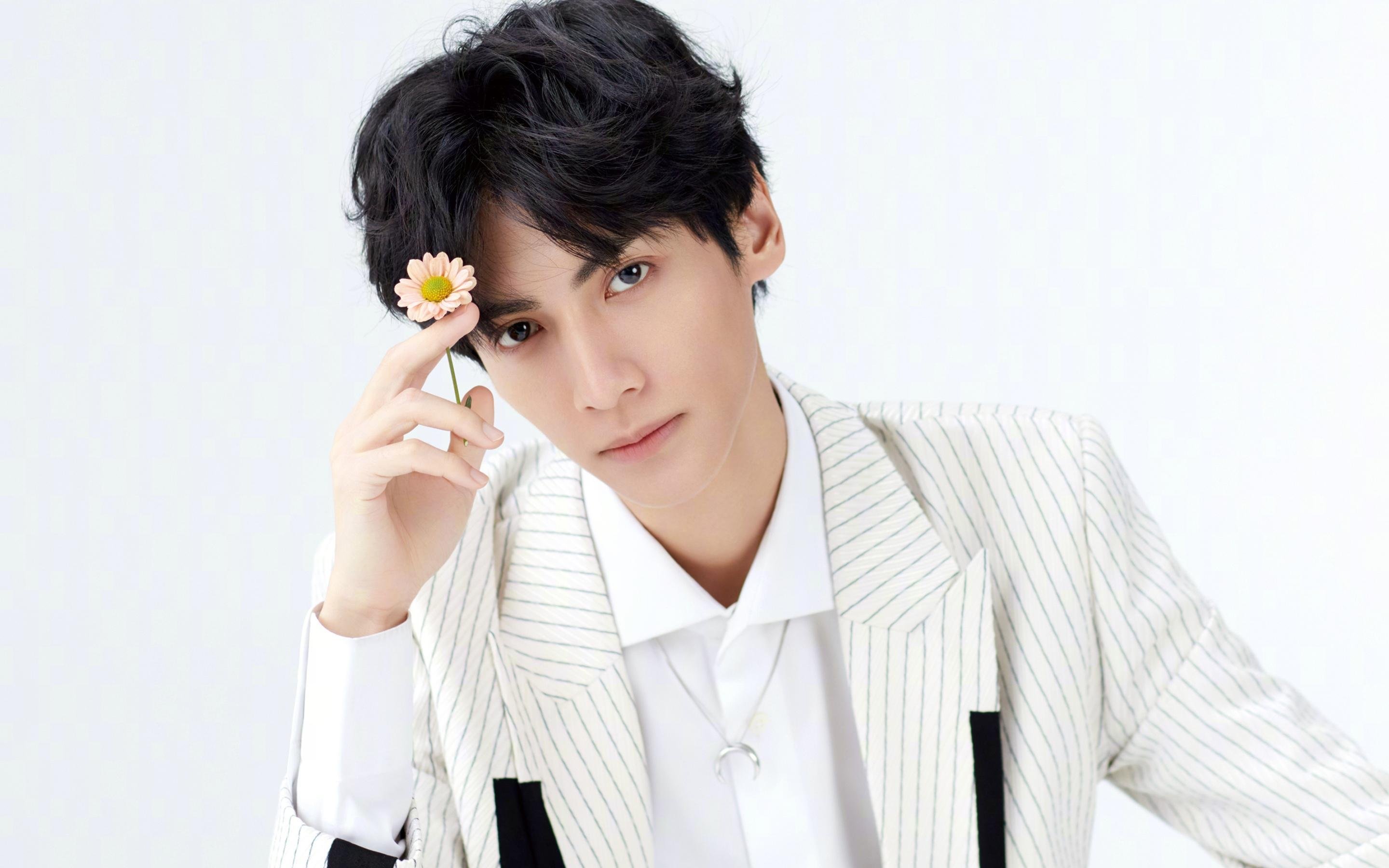 开云体育平台APP-速度与荣耀，F1年度争冠之夜与德里赫特的生涯之夜