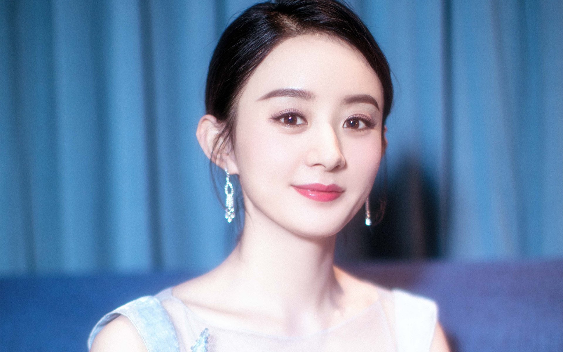 开云体育在线-破局者克瓦拉茨赫利亚,一笔转会将如何撕裂并重塑英超与德甲的权力版图?