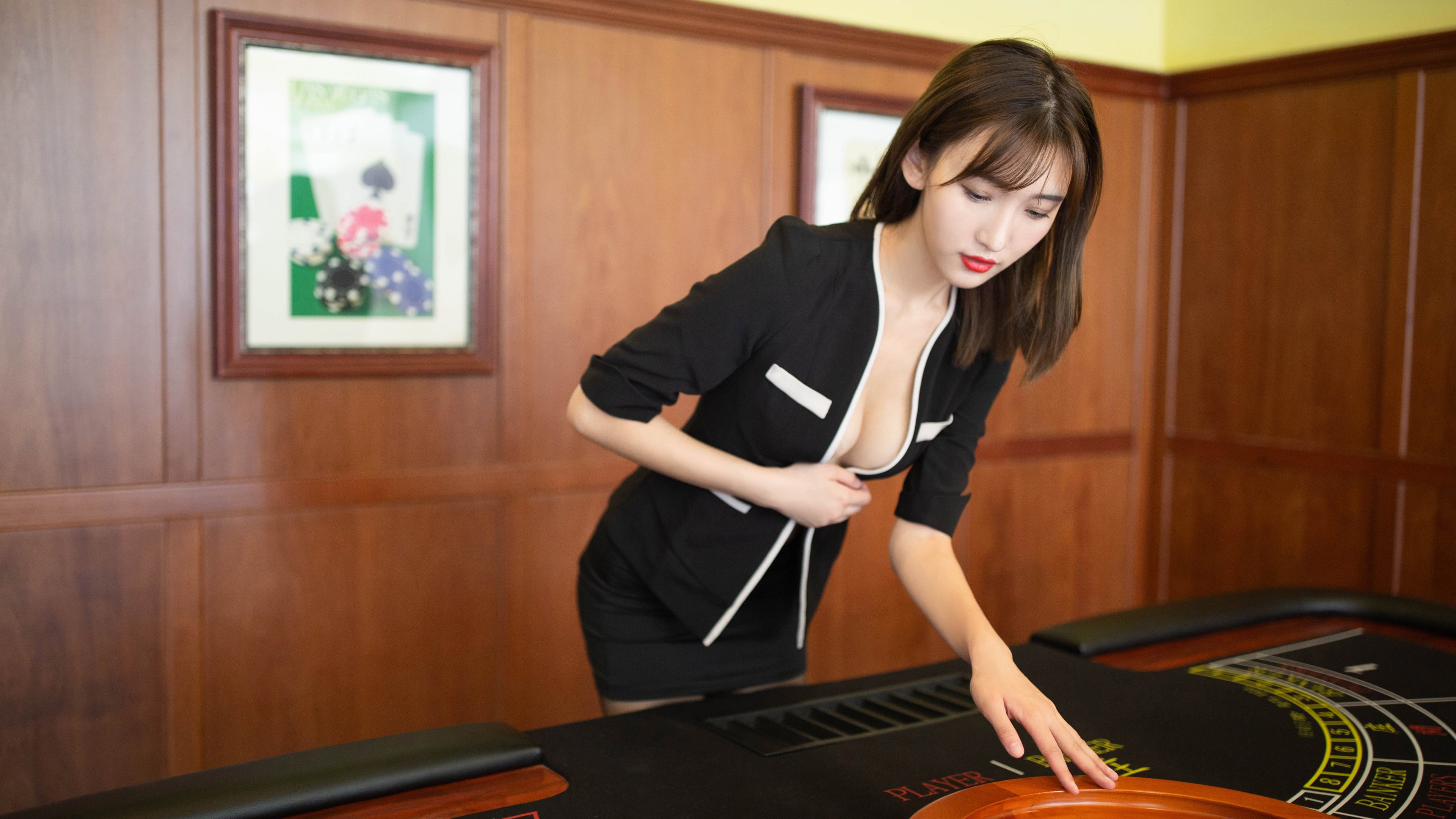 墨西哥强压牙买加，富安健洋连续得分拉开差距—绿茵场上的双线激情