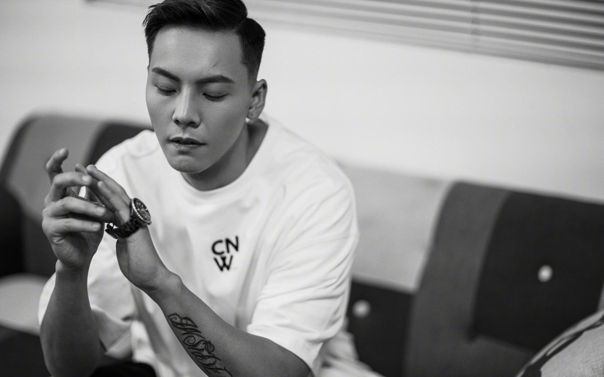 欧冠之夜，本泽马关键一击，奥地利萨尔茨堡红牛险胜多特蒙德